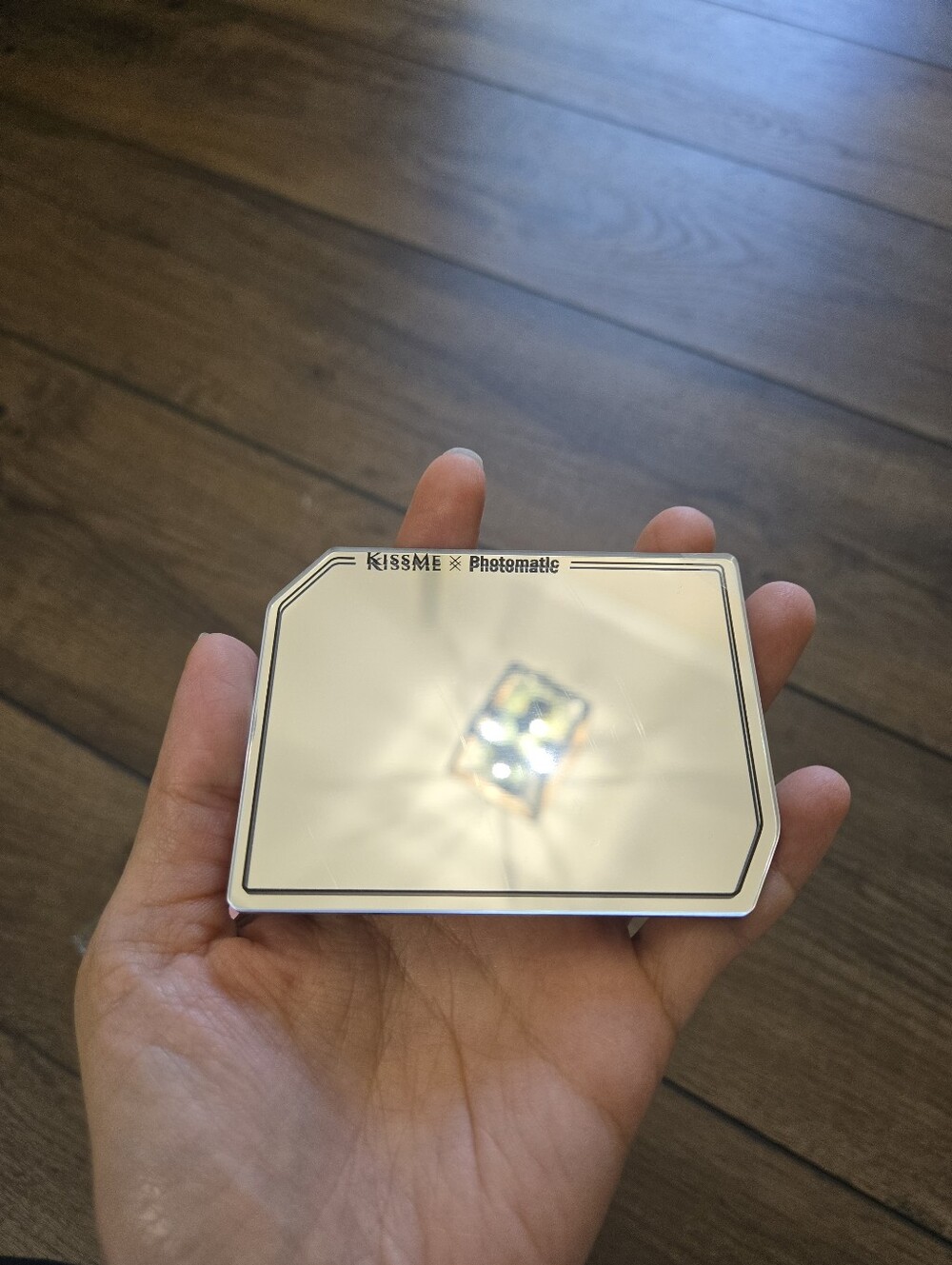 KissMe Mini Mirror + Perfume Sample Bundle - Picture 3 of 6